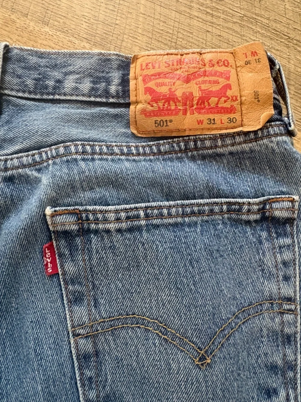 Levi’s 501 Original Fit Jeans Medium Stonewash waist 31 x length 30